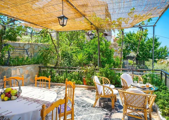 Athanasia Hotel Mariaí